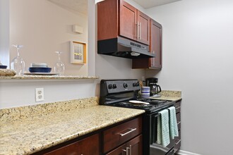 Oak Run Apartment Homes in Columbus, OH - Building Photo - Building Photo