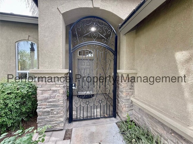 7931 Granite Pointe Pkwy in Bakersfield, CA - Building Photo - Building Photo