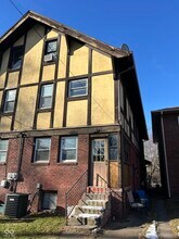 963 Woodruff Pl W Dr in Indianapolis, IN - Building Photo - Building Photo