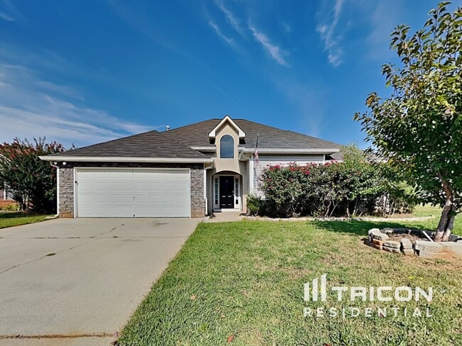 property at 5085 Towne Park Dr