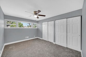 8013 Monaldi Dr in Munster, IN - Building Photo - Building Photo