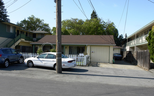 38-40 Nueva Ave in Redwood City, CA - Building Photo - Building Photo