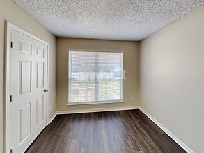 6253 Ironside Dr N in Jacksonville, FL - Building Photo - Building Photo