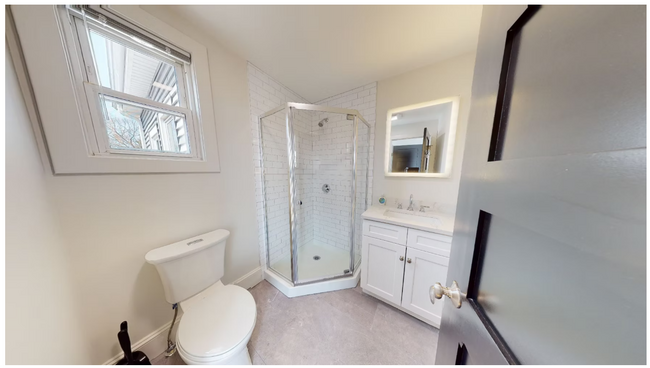 659 South St, Unit Bedroom D in Waltham, MA - Building Photo - Building Photo