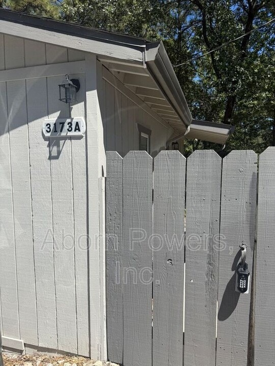 3173 Ridge Ct in Placerville, CA - Building Photo