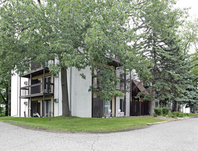 WW Apartments in Apple Valley, MN - Building Photo - Building Photo