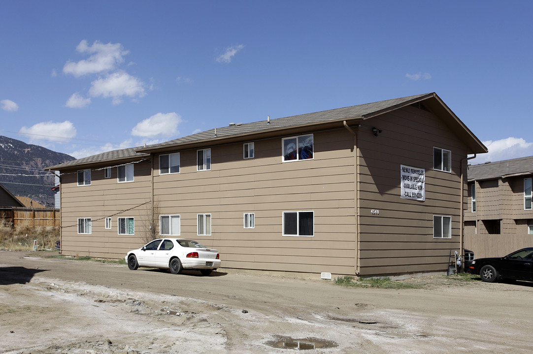 4340 Loomis Ave in Colorado Springs, CO - Foto de edificio