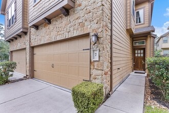 7 Cheswood Manor Court in The Woodlands, TX - Foto de edificio - Building Photo