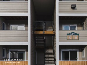 3031 NE West Devils Lake Rd in Lincoln City, OR - Building Photo - Building Photo