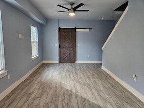 305 Anderson St in Smithville, TX - Building Photo - Building Photo