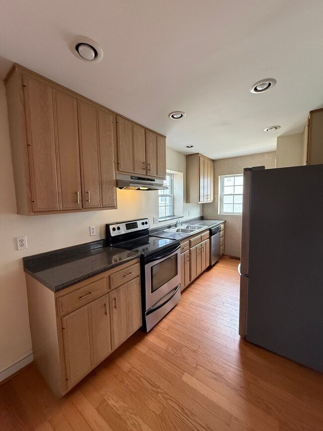 8661 Litzsinger Rd in Brentwood, MO - Building Photo - Building Photo