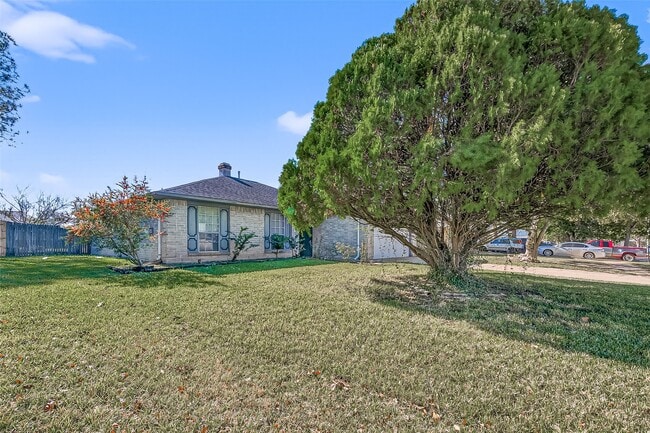 property at 2803 Fir Crest Ct