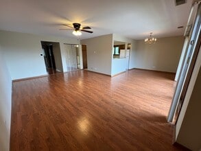 14551 S Ravinia Ave in Orland Park, IL - Building Photo - Building Photo