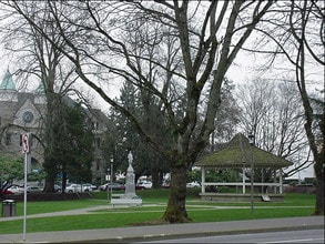 The Elks Apartments in Olympia, WA - Foto de edificio - Building Photo