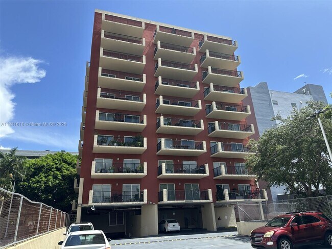 3410 Coral Wy in Miami, FL - Building Photo - Building Photo