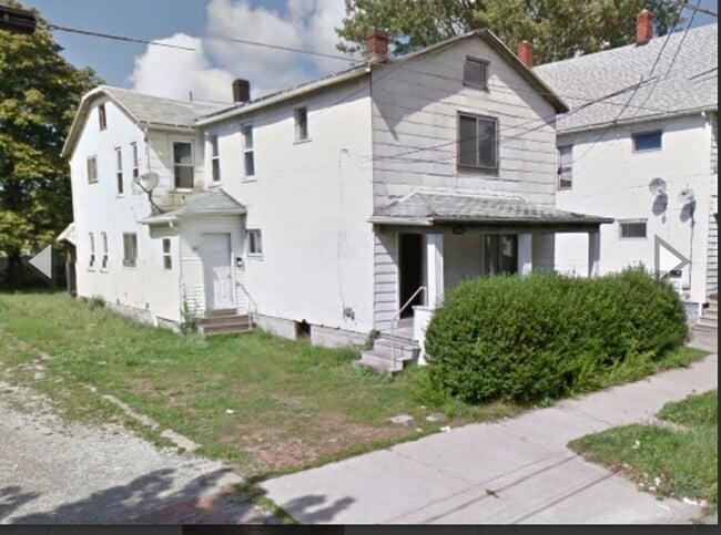 property at 426 E 13th St