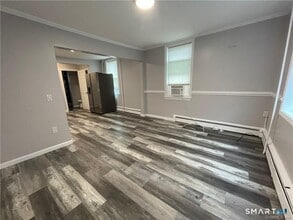 1044 Farmington Ave in Berlin, CT - Building Photo - Building Photo