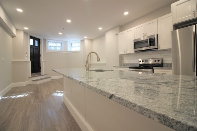 383 Commonwealth Avenue, Unit 2