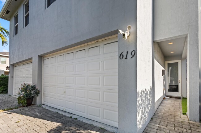 619 SW 17th St in Fort Lauderdale, FL - Building Photo - Building Photo