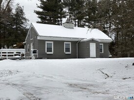 1163 Bullet Hill Rd, Unit 1 in Southbury, CT - Building Photo