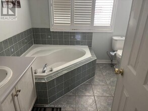 15 Starfish Ct in Brampton, ON - Building Photo - Building Photo