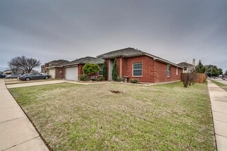 10313 Black Forest Ct in Fort Worth, TX - Building Photo - Building Photo