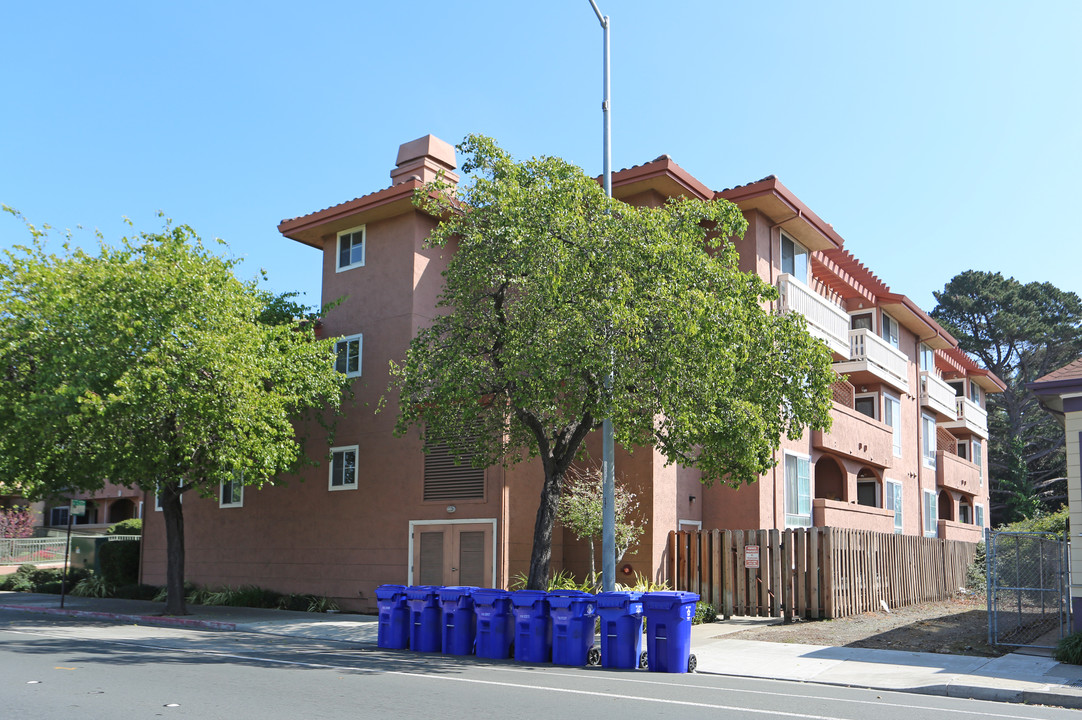 Casa Adobe in San Pablo, CA - Foto de edificio