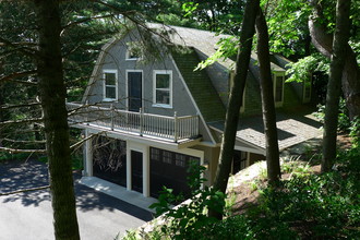 235 Nashawtuc Rd in Concord, MA - Foto de edificio - Building Photo