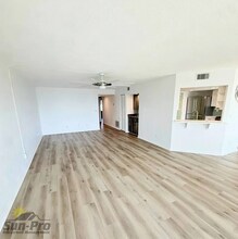 2600 Ocean Shore Blvd, Unit 103 in Ormond Beach, FL - Foto de edificio - Building Photo