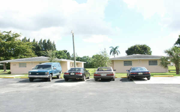 29151-29157 SW 152nd Ave in Homestead, FL - Building Photo