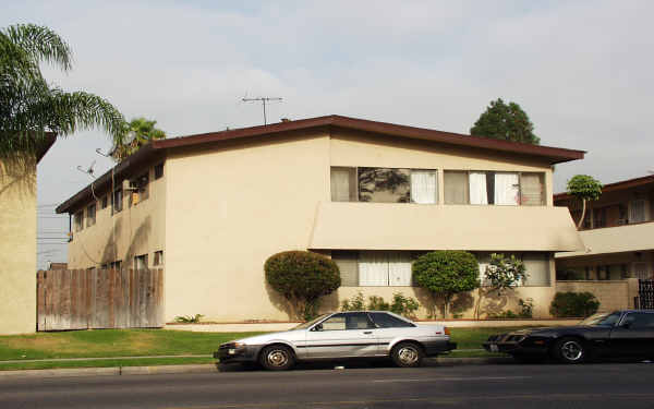 10925 Pioneer Blvd in Santa Fe Springs, CA - Foto de edificio