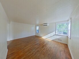 484-490 E 14th Ave in Eugene, OR - Building Photo