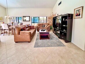 10771 Palm Lake Ave, Unit 201 in Boynton Beach, FL - Building Photo - Building Photo