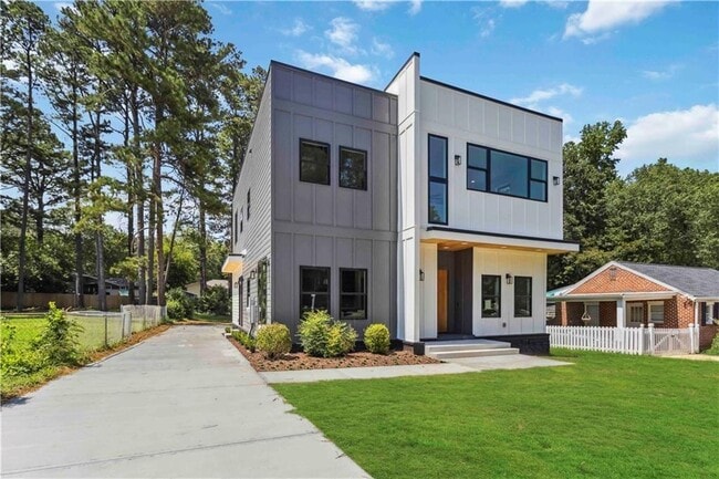 1554 Columbia Cir in Decatur, GA - Building Photo - Building Photo