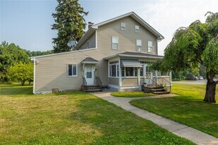 757 Holt Rd in Webster, NY - Building Photo