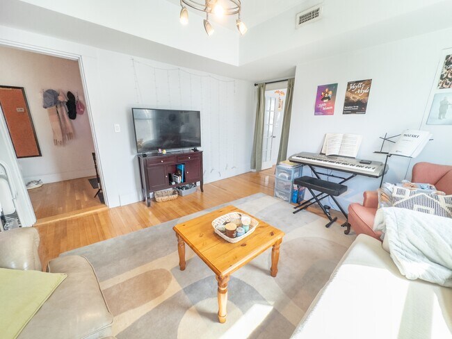 21 Essex St in Cambridge, MA - Building Photo - Building Photo