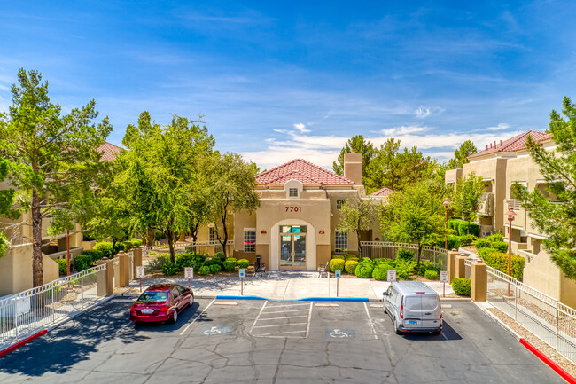 La Posada Condominium in Las Vegas, NV - Building Photo - Building Photo