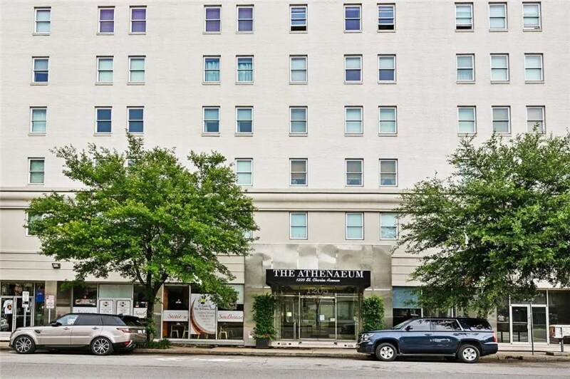 1205 St Charles Ave in New Orleans, LA - Building Photo