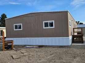 32 3rd St in Willow Creek, MT - Building Photo