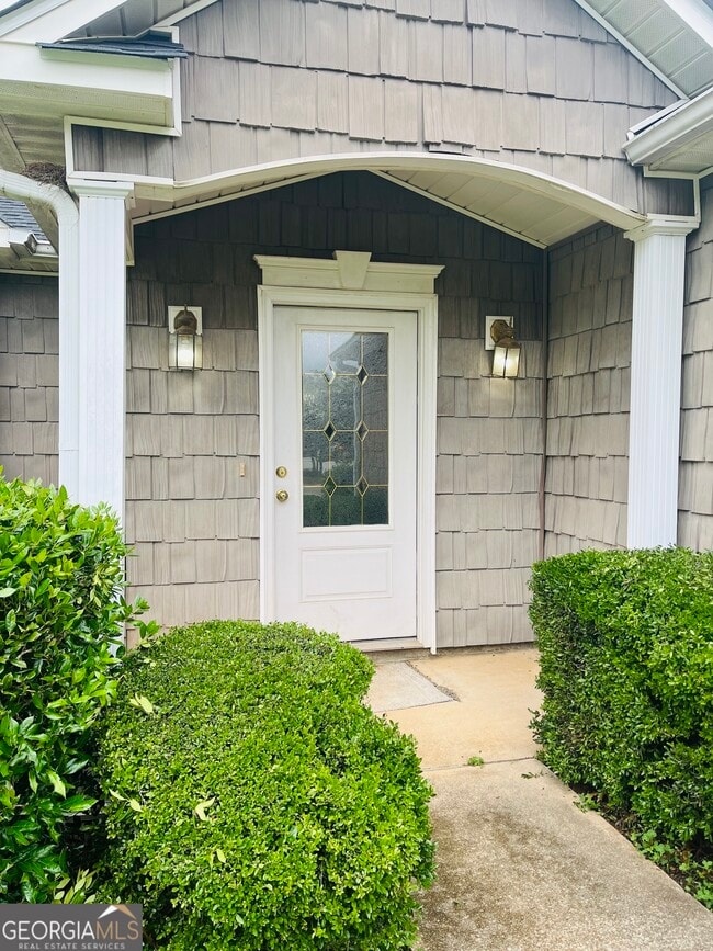 111 Dixie Creek Dr in Lagrange, GA - Building Photo - Building Photo