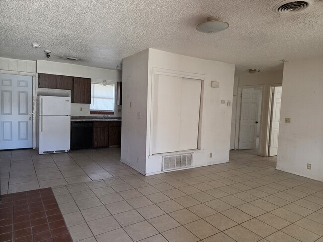 property at 712 S Washington Ave