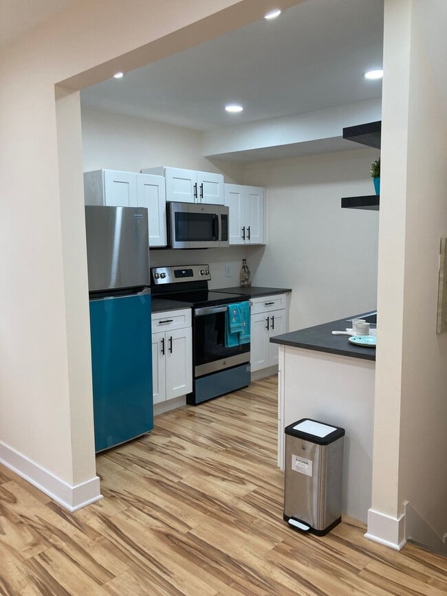 property at 1334 W 93rd St