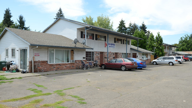 545 SE Ninth Ave in Hillsboro, OR - Building Photo - Building Photo