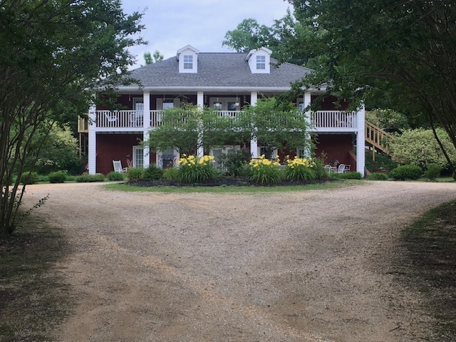 Country Music B&B Studios in Camden, TN - Foto de edificio - Building Photo