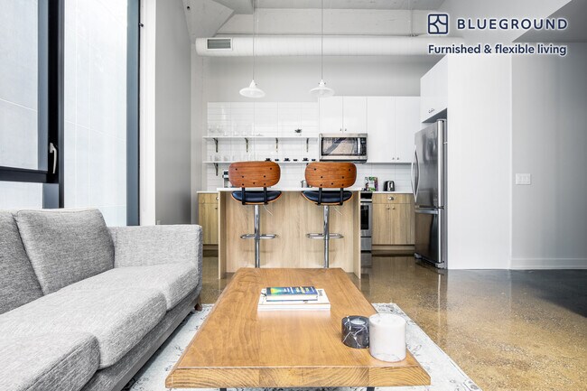 676 N LaSalle Dr-Unit -FL2-ID320 in Chicago, IL - Building Photo - Building Photo