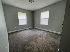 235 Kuhne Blvd in Troy, MO - Building Photo - Building Photo