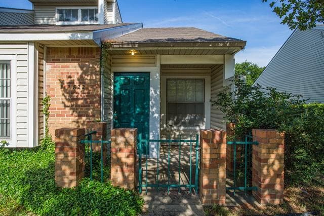 822 Creekside Dr in Lewisville, TX - Building Photo - Building Photo