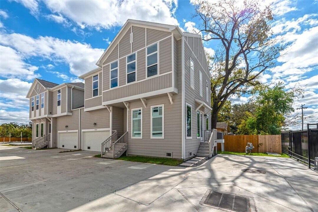 5610 Patrick St in Houston, TX - Building Photo
