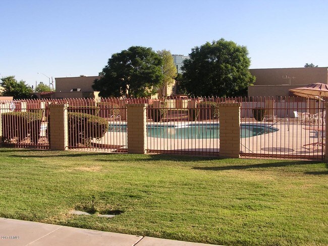 948 S Alma School Rd-Unit -148 in Mesa, AZ - Building Photo - Building Photo