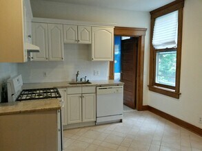 164 Fairfield Ave, Unit 1 in Stamford, CT - Foto de edificio - Building Photo